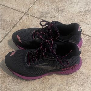 Brooks Women's Black and Pink/Purple Athletic Shoes